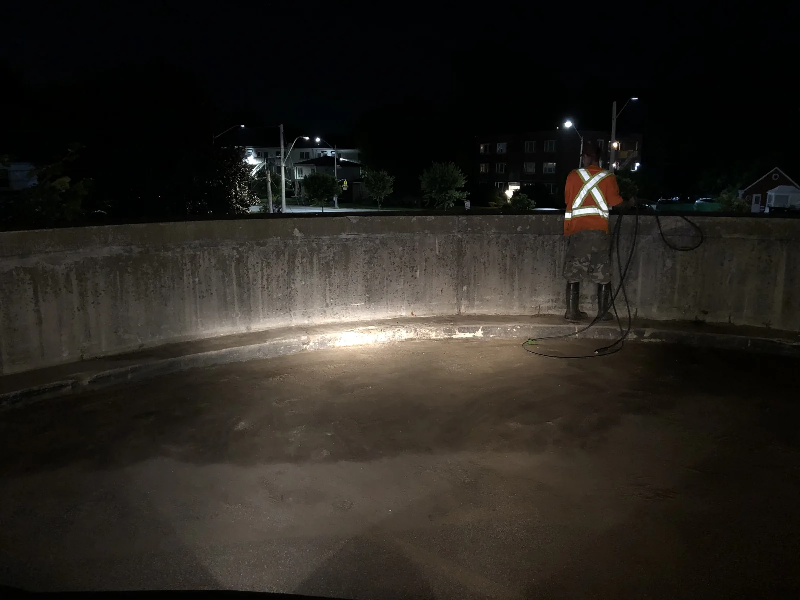 Asphalt & pavement washing